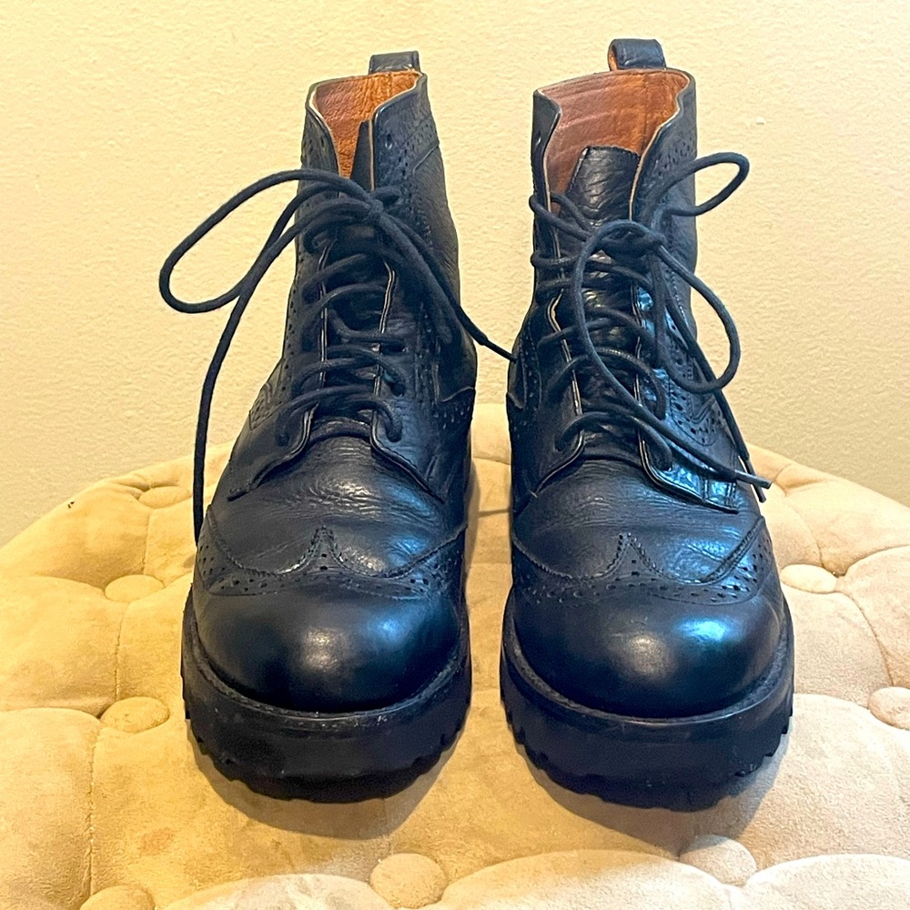 Frye Earl Wingtip Lace Up 84138 Mens Black Leather Casual Dress Boots

Size: 7.5